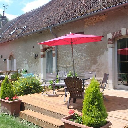 Chambres D'Hotes Du Domaine De Jacquelin Saint-Germain-du-Puy Habitación foto